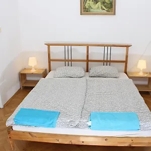 https://prague-1-hostel.praguehotelsweb.com
